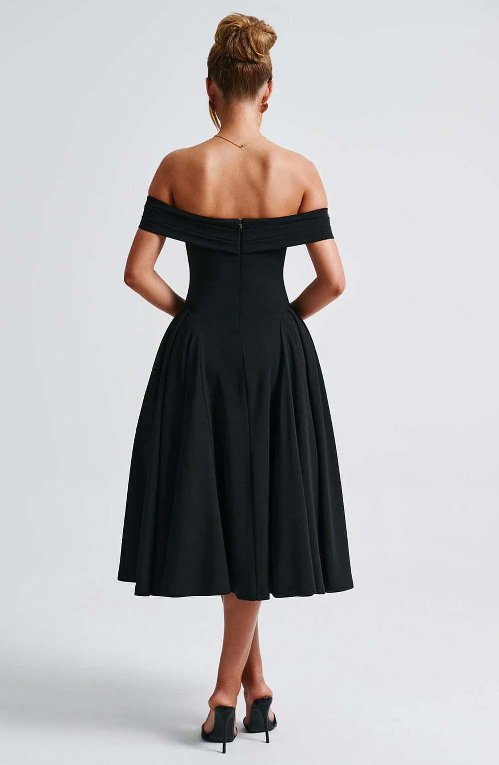 Minerva - Effortlessly Elegant Midi Dress